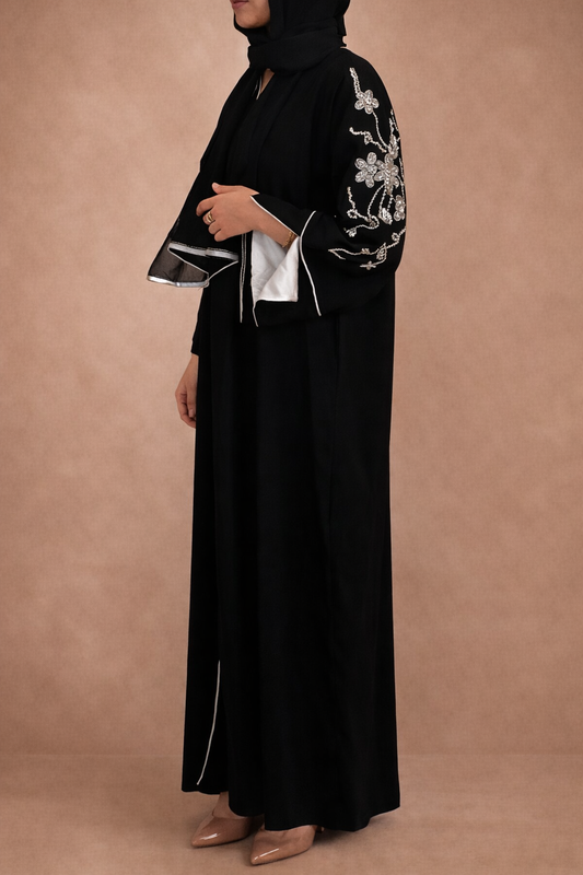 Abaya Nayla – Luxe Abaya met Handgeplaatste Kralen